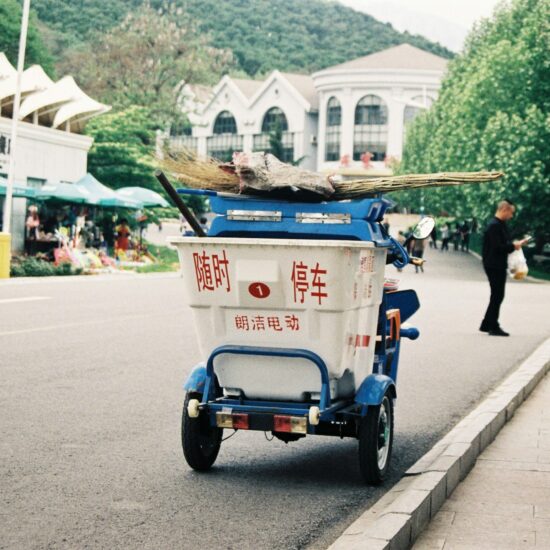 Afruimwagens Specialized Carts for Hauling and Transport