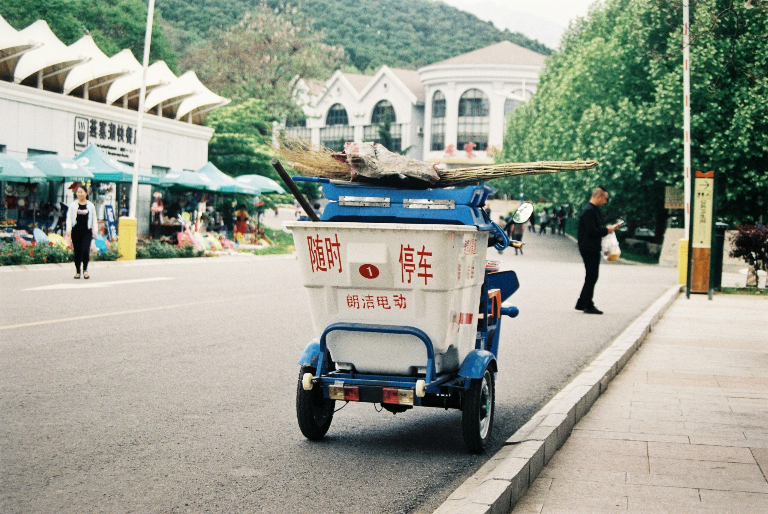 Afruimwagens Specialized Carts for Hauling and Transport